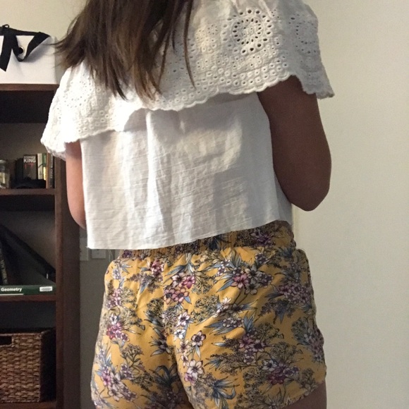 White off the shoulder crop top - Picture 2 of 2